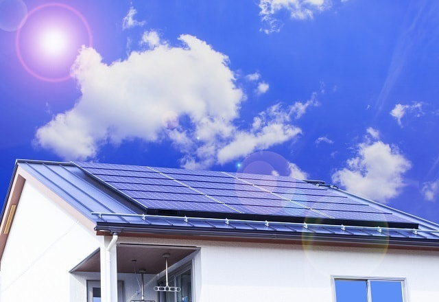 太陽光発電が設置された屋根